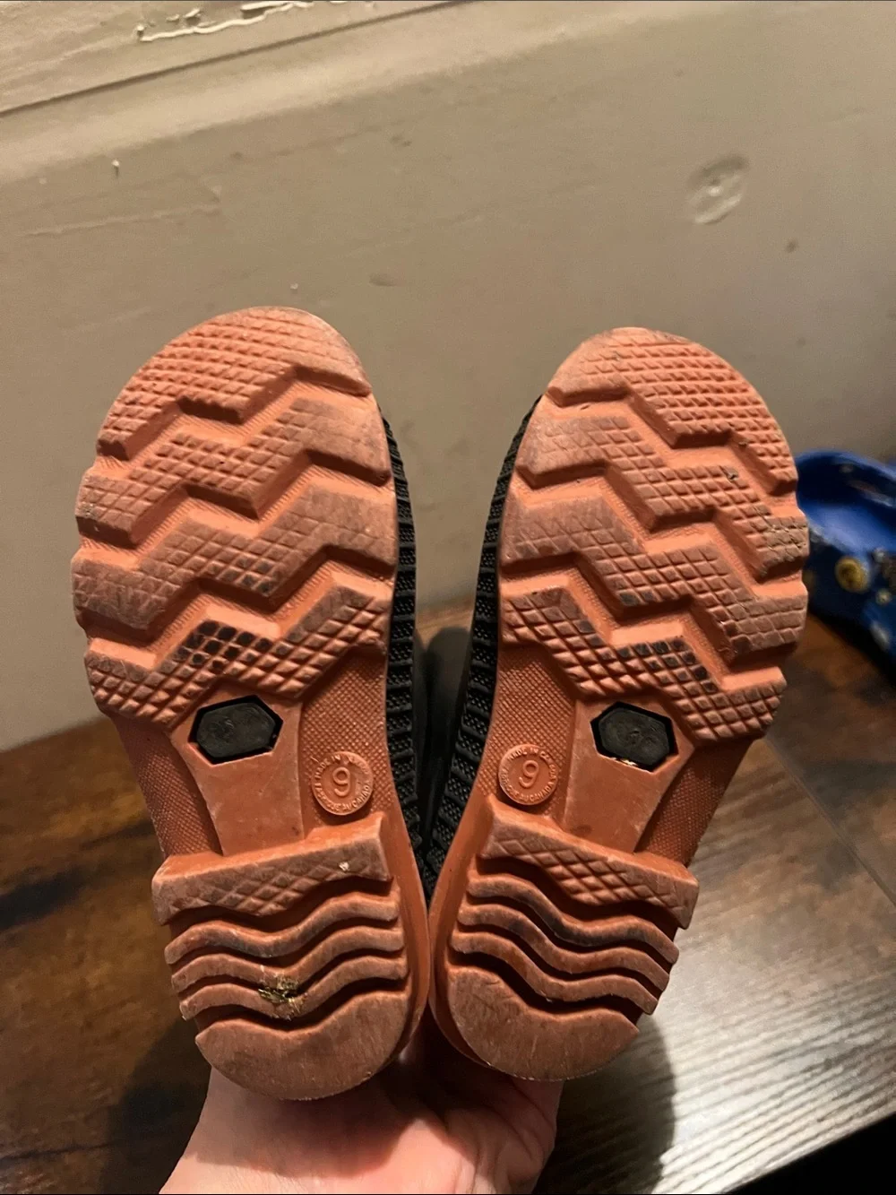 Boys rain boots size 9